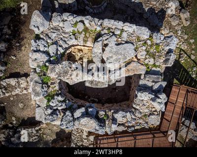 Talaiot dell'era talaiotica (età del ferro). Sito archeologico Hospitalet Vell, Maiorca, Isole Baleari, Spagna Foto Stock