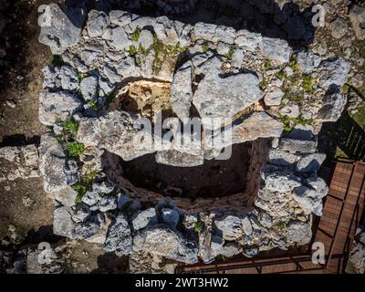 Talaiot dell'era talaiotica (età del ferro). Sito archeologico Hospitalet Vell, Maiorca, Isole Baleari, Spagna Foto Stock