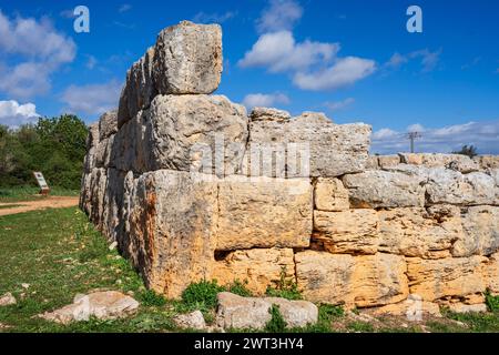 Sito archeologico Hospitalet Vell, stanze nel recinto murato, Maiorca, Isole Baleari, Spagna Foto Stock