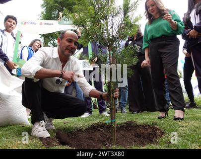 *** SIEMBRATON È IL BACINO DELLA VITA Cuenca, Ecuador 15 marzo 2024 nella mattina di oggi nel settore del Ponte rotto si è tenuto l'evento Siembraton is LIFE 2024 per la giornata Mondiale dell'acqua, anche la firma di accordi da parte del governo provinciale, sindaco e EMAC per piantare un milione di alberi foto Boris Romoleroux API SOI SIEMBRATONESVIDA BACINO SIEMBRATONESVIDA 7e8529093a9d6519e76ffd40f05ca82f Copyright: xBORISxROMOLEROUXx Foto Stock