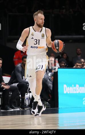 Bologna, Italia. 15 marzo 2024. Q31durante la partita del campionato di pallacanestro dell'Eurolega Segafredo Virtus Bologna vs. Real Madrid. Bologna, 15 marzo 2024 presso Segafredo Arena credito: Agenzia fotografica indipendente/Alamy Live News Foto Stock