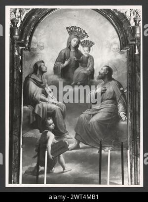 Lazio Rieti Rieti S. Ruffo4. Hutzel, Max 1960-1990 Post-medievale: Architettura, scultura architettonica, pittura, decorazione in stucco. La chiesa fu originariamente costruita nel 1141, ma fu completamente ridisegnata nel 1746, con una facciata barocca e interni in marmo e stucco dorato. In una cappella laterale si trova il dipinto l'Angelo Guardiano, attribuito a Giovanni Antonio Galli (detto lo Spadarino). Il fotografo e studioso tedesco Max Hutzel (1911-1988) fotografò in Italia dai primi anni '1960 fino alla sua morte. Il risultato di questo progetto, citato da Hutzel come foto Arte minore, è una documenta completa Foto Stock