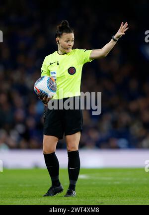 L'arbitro Rebecca Welch durante il Barclays Women's Super League Match a Stamford Bridge, Londra. Data foto: Venerdì 15 marzo 2024. Foto Stock