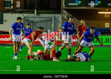 Cardiff, Regno Unito. 15 marzo 2024. Rhodri Lewis del Galles U20 (c) in azione durante la partita del campionato U20 Six Nations 2024, Galles U20 contro Italia U20 al Cardiff Arms Park di Cardiff venerdì 15 marzo 2024. foto di Dan Minto/Andrew Orchard fotografia sportiva/ Alamy Live News crediti: Andrew Orchard fotografia sportiva/Alamy Live News Foto Stock