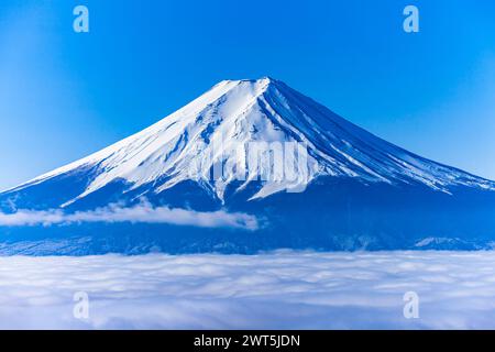 Monte Fuji, mare di nuvole, vista dal monte Mitsutouge (1785 m), Nishikatsura-cho, Yamanashi, Giappone, Asia orientale, Asia Foto Stock
