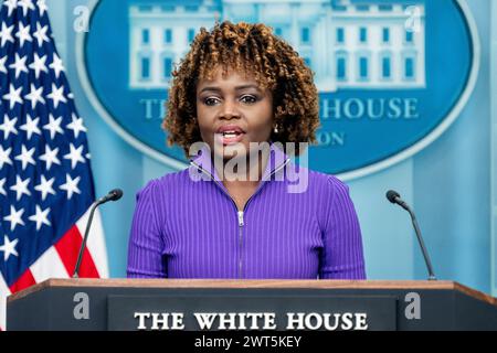 Washington, Stati Uniti. 15 marzo 2024. La segretaria della Casa Bianca Karine Jean-Pierre ha parlato ad un briefing alla White House Press Briefing Room di Washington, DC. Credito: SOPA Images Limited/Alamy Live News Foto Stock