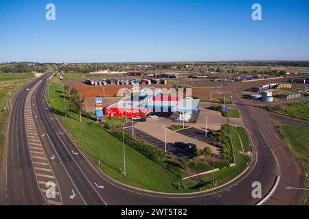 Antenna della United Petroleum Service Station sulla Warrego Highway Roma Queensland Australia Foto Stock