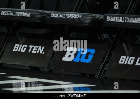 Minneapolis, Minnesota, Stati Uniti. 15 marzo 2024. Il logo Big10 su una sedia durante una partita tra Nebraska e Indiana durante il Torneo di pallacanestro maschile TIAA Big10 2024 al Target Center di Minneapolis il 15 marzo 2024. Il Nebraska ha vinto 93-66. (Immagine di credito: © Steven Garcia/ZUMA Press Wire) SOLO PER USO EDITORIALE! Non per USO commerciale! Foto Stock