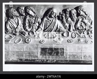 Abruzzo Teramo Teramo S. Agostino2. Hutzel, Max 1960-1990 Vista della facciata barocca costruita nel XIX secolo. Le vedute generali dell'interno includono: Un organo, una cupola, un pulpito, due altari laterali in pietra, confessionali e dipinti murali. La copertura incarna l'altare maggiore (XVI secolo) che è in argento e raffigura una scena dell'ultima cena. Nell'Oratorio si trovano affreschi dei quattro evangelisti nei pennacchi a cupola, un affresco sul soffitto e dipinti murali. Il fotografo e studioso tedesco Max Hutzel (1911-1988) fotografò in Italia dai primi anni '1960 fino alla sua morte. Il risultato di questo progetto Foto Stock