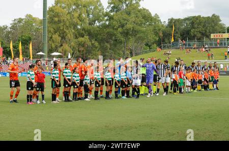 Brisbane, Australia. 16 marzo 2024. I giocatori si schierano prima dell'Isuzu Ute A League match tra Brisbane Roar e MacArthur FC al Ballymore Stadium. Crediti: Matthew Starling / Alamy Live News Foto Stock