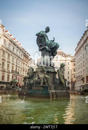 Fontana Providentiabrunnen in piazza Neuer Markt. Fontana Donnerbrunnen nel centro storico di Vienna - vista ravvicinata. Foto Stock