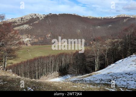 Campitello Matese - Scorcio della piana dalla pista del Caprio Foto Stock