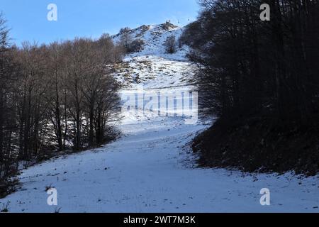 Campitello Matese - Scorcio della Seggiovia Capo d'acqua dalla pista del Caprio Foto Stock