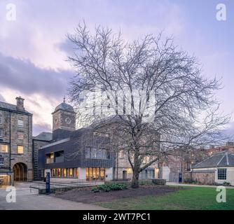 Edimburgo, Scozia, Regno Unito - Edinburgh Centre for Carbon Innovation for Edinburgh University by Malcolm Fraser Architects, al tramonto Foto Stock