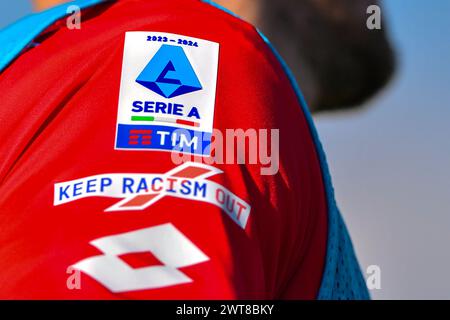 Monza, Italia. 16 marzo 2024. Foto Claudio grassi/LaPresse 16 marzo 2024 - Monza, Italia - sport, calcio - Monza vs Cagliari - Campionato italiano di calcio serie A TIM 2023/2024 - Stadio U-Power. Nella foto: UNAR Keep Racism Out 16 marzo 2024 - Monza, Italia - sport, calcio - AC Monza vs Cagliari calcio - Campionato Italiano di calcio TIM serie A 2023/2024 - Stadio U-Power. Nella foto: Credito: LaPresse/Alamy Live News Foto Stock