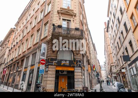 Lione, Francia - 26 gennaio 2022: Vista stradale ed edifici a Lione, Rodano-Alpi, Francia. Foto Stock