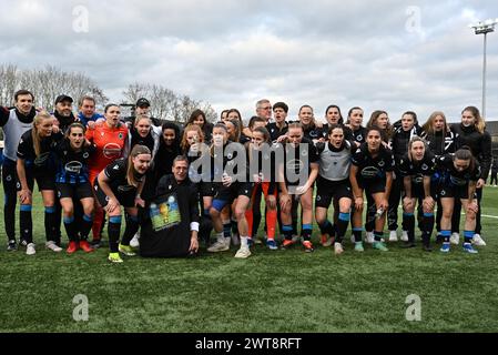 Aalter, Belgio. 16 marzo 2024. Le giocatrici del Club YLA nella foto festeggiano dopo aver vinto una partita di calcio femminile tra il Club Brugge Dames YLA e AA Gent Ladies nella semifinale della stagione 2023 - 2024 dell'edizione belga della Coppa delle donne, sabato 16 marzo 2024 ad Aalter, IN BELGIO. Crediti: Sportpix/Alamy Live News Foto Stock