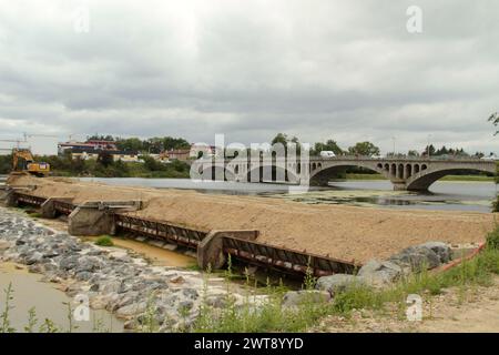 ★ Auvergne Rhône Alpes Forez (42) ★ Les travaux de rénovation du barrage de Feurs sur la Loire ★ centrale hydroélectrique ★ Foto Stock