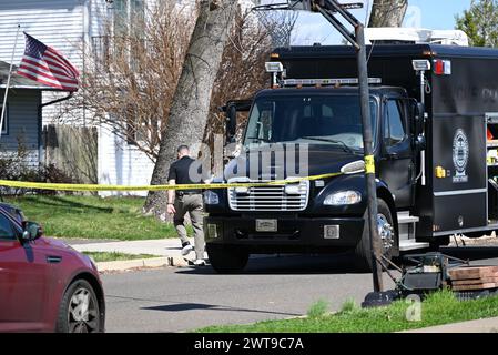 Levittown, Pennsylvania, Stati Uniti. 16 marzo 2024. (NUOVO) diverse persone morte in una situazione di sparatoria attiva a Levittown, Pennsylvania. 16 marzo 2024, Levittown, Pennsylvania, Stati Uniti: Diverse persone sono state uccise da un uomo armato a Levittown, Pennsylvania Saturday. La polizia stava raccogliendo prove sulla scena del crimine in una casa a Edgewood Lane. (Credit Image: © Kyle Mazza/TheNEWS2 via ZUMA Press Wire) SOLO PER USO EDITORIALE! Non per USO commerciale! Foto Stock