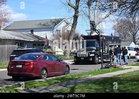 Levittown, Pennsylvania, Stati Uniti. 16 marzo 2024. (NUOVO) diverse persone morte in una situazione di sparatoria attiva a Levittown, Pennsylvania. 16 marzo 2024, Levittown, Pennsylvania, Stati Uniti: Diverse persone sono state uccise da un uomo armato a Levittown, Pennsylvania Saturday. La polizia stava raccogliendo prove sulla scena del crimine in una casa a Edgewood Lane. (Credit Image: © Kyle Mazza/TheNEWS2 via ZUMA Press Wire) SOLO PER USO EDITORIALE! Non per USO commerciale! Foto Stock