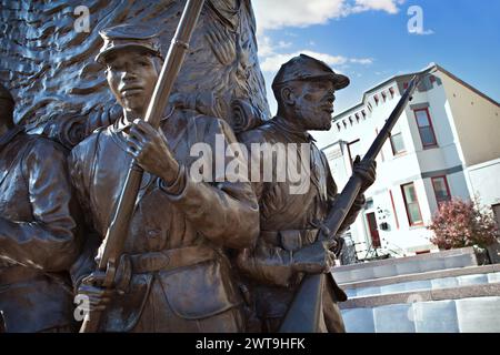 La statua dello Spirito della libertà all'African American Civil War Memorial in onore degli oltre 200.000 soldati neri che servirono nelle truppe colorate degli Stati Uniti per l'Unione sul corridoio U Street a Washington, D.C. Foto Stock