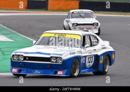 Scarperia, 2 aprile 2023: Ford Capri RS 3100 Colonia 1975 in azione durante il Mugello Classic 2023 sul circuito del Mugello in Italia. Foto Stock