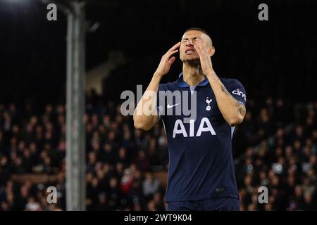 LONDRA, Regno Unito - 16 marzo 2024: Richarlison del Tottenham Hotspur reagisce durante la partita di Premier League tra Fulham FC e Tottenham Hotspur FC al Craven Cottage (credito: Craig Mercer/ Alamy Live News) Foto Stock