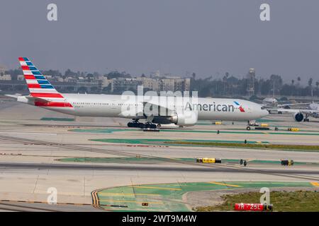 N731AN American Airlines Boeing 777-323ER AM Los Angeles International Airport LAX / KLAX Los Angeles, Kalifornien, USA, Vereinigte Staaten von Amerika, 16.02.2024 *** N731AN American Airlines Boeing 777 323ER presso l'aeroporto internazionale di Los Angeles LAX KLAX Los Angeles, California, USA, Stati Uniti d'America, 16 02 2024 Foto Stock