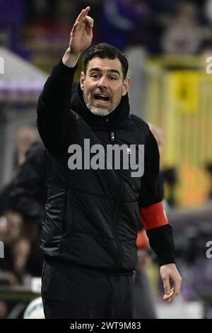 Bruxelles, Belgio. 16 marzo 2024. Il capo-allenatore di Kortrijk Freyr Alexandersson reagisce durante una partita di calcio tra RSC Anderlecht e KV Kortrijk, sabato 16 marzo 2024 a Bruxelles, l'ultimo giorno (30/30) della prima divisione del campionato belga 'Jupiler Pro League' 2023-2024. BELGA PHOTO LAURIE DIEFFEMBACQ credito: Belga News Agency/Alamy Live News Foto Stock