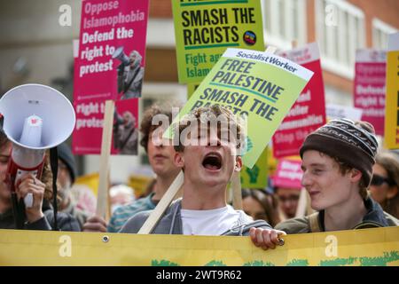 Londra, Regno Unito. 16 marzo 2024. Protesta fuori dal Ministero degli interni a Westminster, nel centro di Londra, partecipa a una manifestazione anti-razzismo in vista della giornata anti-razzismo delle Nazioni Unite. (Foto di Steve Taylor/Sipa USA) credito: SIPA USA/Alamy Live News Foto Stock