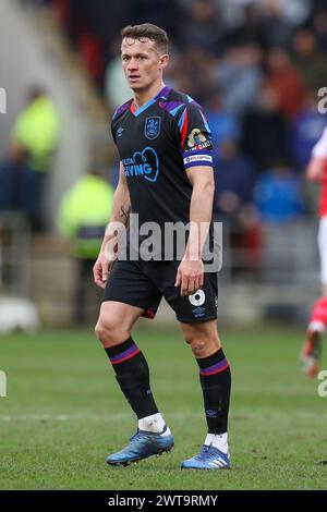 Rotherham, Regno Unito. 16 marzo 2024. Jonathan Hogg (6), centrocampista dell'Huddersfield Town durante la partita tra Rotherham United FC e Huddersfield Town AFC Sky BET EFL Championship all'Aesseal New York Stadium, Rotherham, Inghilterra, Regno Unito il 16 marzo 2024 Credit: Every Second Media/Alamy Live News Foto Stock