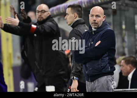 Bruxelles, Belgio. 16 marzo 2024. Il capo-allenatore dell'Anderlecht Brian Riemer reagisce durante una partita di calcio tra RSC Anderlecht e KV Kortrijk, sabato 16 marzo 2024 a Bruxelles, l'ultimo giorno (30/30) della prima divisione del campionato belga 'Jupiler Pro League' 2023-2024. BELGA PHOTO LAURIE DIEFFEMBACQ credito: Belga News Agency/Alamy Live News Foto Stock