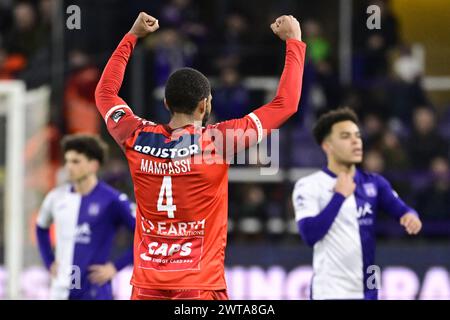 Bruxelles, Belgio. 16 marzo 2024. Mark Mampassi di Kortrijk festeggia dopo aver vinto una partita di calcio tra RSC Anderlecht e KV Kortrijk, sabato 16 marzo 2024 a Bruxelles, l'ultimo giorno (30/30) della prima divisione del campionato belga 'Jupiler Pro League' 2023-2024. BELGA PHOTO LAURIE DIEFFEMBACQ credito: Belga News Agency/Alamy Live News Foto Stock
