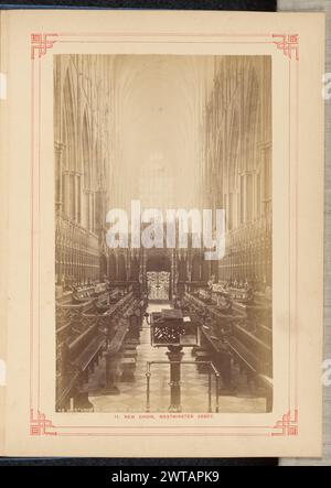 Nuovo coro, Abbazia di Westminster. London Stereoscopic and Photographic Company, fotografo (fondato nel 1854, sciolto nel 1922) circa 1890 Vista del coro all'interno dell'Abbazia di Westminster. Lo spazio è fiancheggiato su entrambi i lati da bancarelle di coro in legno finemente decorate, e un leggio si trova in primo piano al centro dell'immagine, con un libro chiuso appoggiato in cima. (Recto, immagine) in basso a sinistra, scritto a mano in negativo: '48 ABBAZIA DI WESTMINSTER, THE CHOIR FROM THE EAST.'; (Recto, Mount) centro inferiore, stampato con inchiostro rosso: '11. NUOVO CORO, ABBAZIA DI WESTMINSTER."; (verso, Mount) in basso a sinistra, scritto a mano a matita: "I Foto Stock