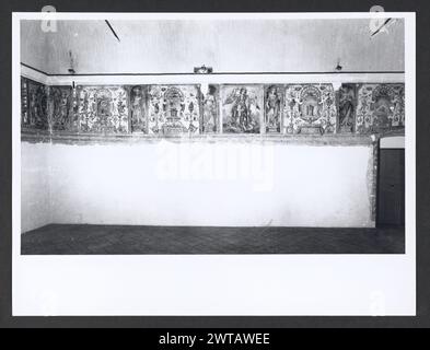 Basilicata Matera Montescaglioso Abbazia di S. Angelo31. Hutzel, Max 1960-1990 Medioevale: Architettura (9°, ricostruita 15°), veduta della vicina chiesetta S. Stefano, chiostri; scultura architettonica; affreschi raffiguranti la famiglia di Ufredo Machabeo, signore di Montescaglioso oggetto Note: Hutzel foto campagna note sono non datate. Il fotografo e studioso tedesco Max Hutzel (1911-1988) fotografò in Italia dai primi anni '1960 fino alla sua morte. Il risultato di questo progetto, citato da Hutzel come foto Arte minore, è un'accurata documentazione dello sviluppo storico dell'arte in Italia fino al 18 Foto Stock