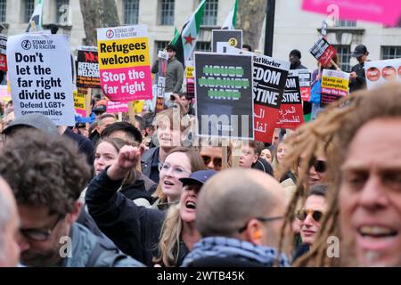 Londra, Regno Unito, 16 marzo 2024. Centinaia di attivisti della manifestazione Stop the Hate anti-razzismo hanno marciato su Whitehall per l'evento House Not Hate dance Music. Gli eventi organizzati per la giornata annuale contro il razzismo sono stati organizzati da Stand Up to Racism con R3 Soundsystem, il Trades Union Congress (TUC), sindacati e gruppi religiosi. Credito: Fotografia dell'undicesima ora/Alamy Live News Foto Stock