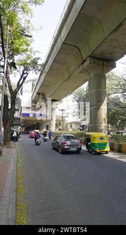 Bangalore, India - 16 gennaio 2024: Vista esterna della stazione della metropolitana di Jayanagar, Bangalore. Incredibile architettura moderna. Foto Stock