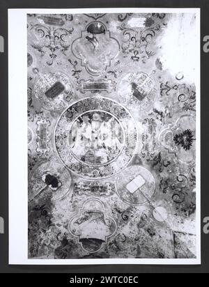 Marce Macerata San Ginesio Oratorio di S. Biagio0. Hutzel, max 1960-1990 foto della cripta della Collegiata. Gli affreschi mostrano la vita di S. Biagio e S. Biagio Vescovo. Ci sono anche una Madonna con bambino e angeli musicali. Note sull'oggetto: Le note della campagna fotografica Hutzel non sono state modificate. Il fotografo e studioso tedesco Max Hutzel (1911-1988) fotografò in Italia dai primi anni '1960 fino alla sua morte. Il risultato di questo progetto, citato da Hutzel come foto Arte minore, è un'accurata documentazione dello sviluppo storico dell'arte in Italia fino al XVIII secolo, che comprende oggetti degli Etruschi e. Foto Stock