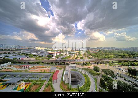 Boon Lay è un quartiere situato nella città di Jurong West, nella regione occidentale di Singapore. La parte esposta a sud è costituita principalmente da fabbriche e industrie. Foto Stock