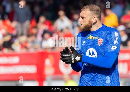 Michele di Gregorio in azione durante la partita di serie A tra AC Monza e Cagliari calcio allo stadio U-Power di Monza, Italia, il 16 marzo 2024 Foto Stock