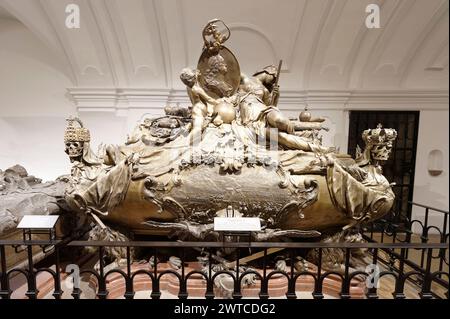 Vienna, Austria. Cripta dei Cappuccini - il luogo di sepoltura degli Asburgo a Vienna. Charles vi Franz Joseph Wenzel Balthasar Johann Anton Ignaz (Vienna, † ottobre 1685; Vienna, 20 ottobre 1740) fu imperatore romano-tedesco e arciduca d'Austria dal 1711 al 1740, nonché sovrano delle altre terre ereditarie asburgiche Foto Stock