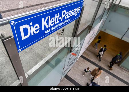 Klett-Passage im Hauptbahnhof Stoccarda. // 17.03.2024: Stoccarda, Baden-Württemberg, Deutschland, Europa *** passaggio Klett alla stazione centrale di Stoccarda 17 03 2024 Stoccarda, Baden Württemberg, Germania, Europa Foto Stock