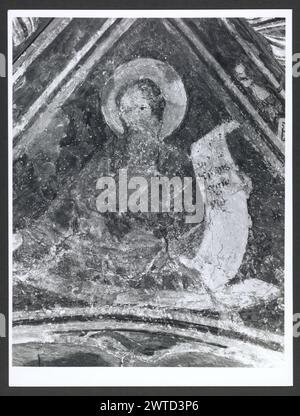 Abruzzo Teramo Campli S. Francesco5. Hutzel, Max 1960-1990 vedute esterne dell'architettura medievale; le vedute interne includono affreschi medievali e pale d'altare rinascimentali. Il fotografo e studioso tedesco Max Hutzel (1911-1988) fotografò in Italia dai primi anni '1960 fino alla sua morte. Il risultato di questo progetto, citato da Hutzel come foto Arte minore, è un'accurata documentazione dello sviluppo storico dell'arte in Italia fino al XVIII secolo, che comprende oggetti degli Etruschi e dei Romani, nonché monumenti altomedievali, romanici, gotici, rinascimentali e barocchi. Le immagini sono org Foto Stock