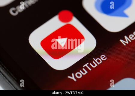 Icona dell'app YouTube sul telefono cellulare Foto Stock
