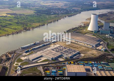 Luftbild, logport vi Baustelle mit Neubau, Logistikunternehmen DSV Halle und STEAG Heizkraftwerk Walsum in Alt-Walsum am Fluss Rhein, Alt-Walsum, Duisburg, Ruhrgebiet, Nordrhein-Westfalen, Deutschland, Duisburg-N ACHTUNGxMINDESTHONORARx60xEURO *** Vista aerea, logport vi cantiere con nuovo edificio, società di logistica DSV Halle e STEAG Walsum impianto di cogenerazione a Alt Walsum sul Reno, Alt Walsum, Duisburg, regione della Ruhr, Renania settentrionale-Vestfalia, Germania, Duisburg N ATTENTIONxMINDESTHONORARx60xEURO Foto Stock