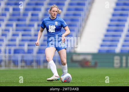 Birmingham, Regno Unito. 17 marzo 2024. Rebecca Holloway di Birmingham City in azione durante il match per il Women Championship tra Birmingham City Women e Blackburn Rovers Women a St Andrews, Birmingham, Inghilterra, il 17 marzo 2024. Foto di Stuart Leggett. Solo per uso editoriale, licenza richiesta per uso commerciale. Non utilizzare in scommesse, giochi o pubblicazioni di singoli club/campionato/giocatori. Crediti: UK Sports Pics Ltd/Alamy Live News Foto Stock