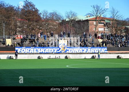 Gothenburg, Svezia. 17 marzo 2024. Gothenburg, Svezia, 17 marzo 2024: Tifosi IFK Goteborg in vista della partita della Coppa di Lega svedese del 17 marzo 2024 tra IFK Goteborg e Linkoping FC al Valhalla di Gothenburg, Svezia (Peter Sonander/SPP) credito: SPP Sport Press Photo. /Alamy Live News Foto Stock