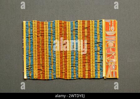 Bracciale della principessa Sathor-Iounet, con il cartiglio di Amenhemat III Dalla sua tomba a el-Lahoun. Foto Stock