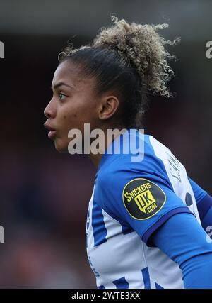 Crawley, Regno Unito. 17 marzo 2024. Jorelyn Carabali di Brighton durante la partita di Super League femminile dei Barclays tra Brighton & Hove Albion e Manchester City al Broadfield Stadium di Crawley. Crediti: James Boardman/Alamy Live News Foto Stock