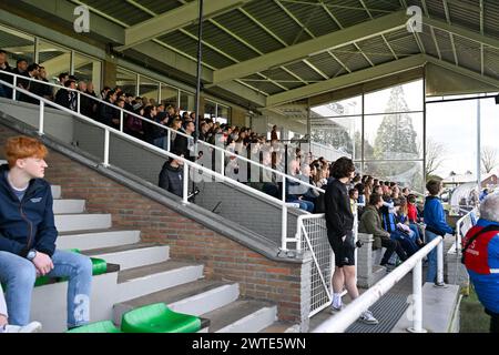 Aalter, Belgio. 16 marzo 2024. Tifosi e tifosi ritratti durante una partita di calcio femminile tra Club Brugge Dames YLA e AA Gent Ladies nella semifinale della stagione 2023 - 2024 dell'edizione belga della Coppa delle donne, domenica 16 marzo 2024 ad Aalter, IN BELGIO. Crediti: Sportpix/Alamy Live News Foto Stock